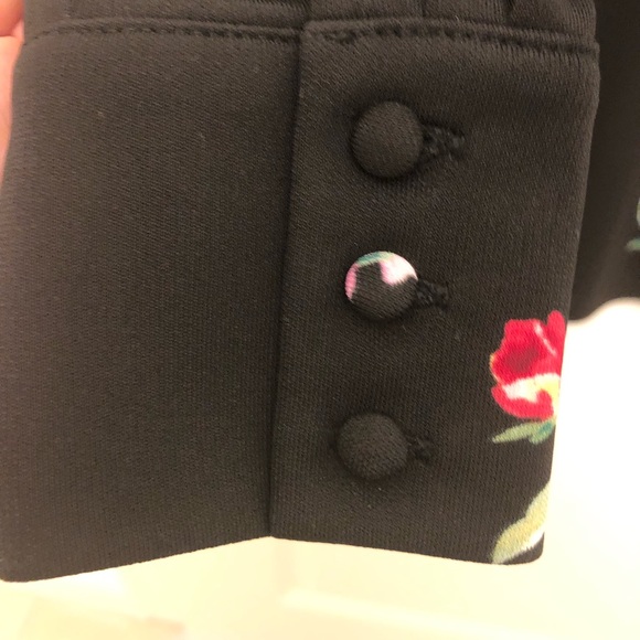 NWT Ann Taylor Top.  Sz Medium Petite. - Picture 2 of 4